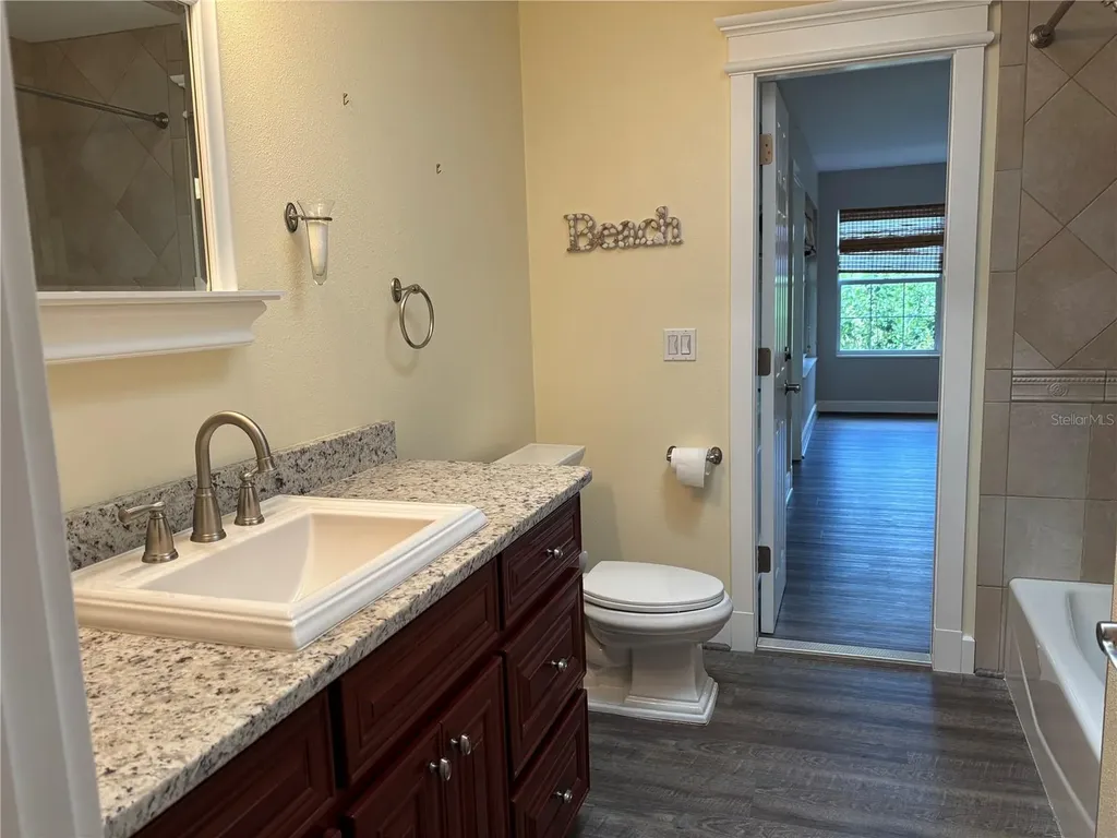 10123 Bay Avenue Englewood FL 34224