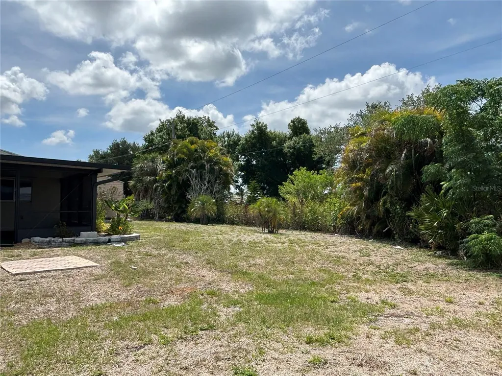 10123 Bay Avenue Englewood FL 34224