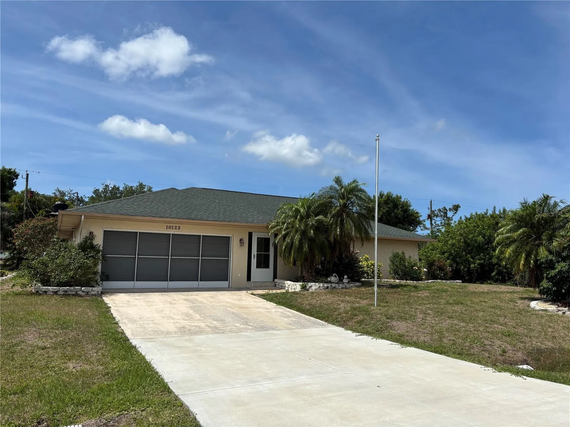 10123 Bay Avenue Englewood FL 34224