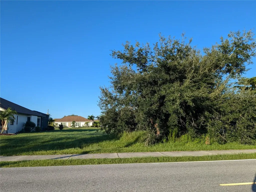 1327 Rio De Janeiro Avenue Punta Gorda FL 33983