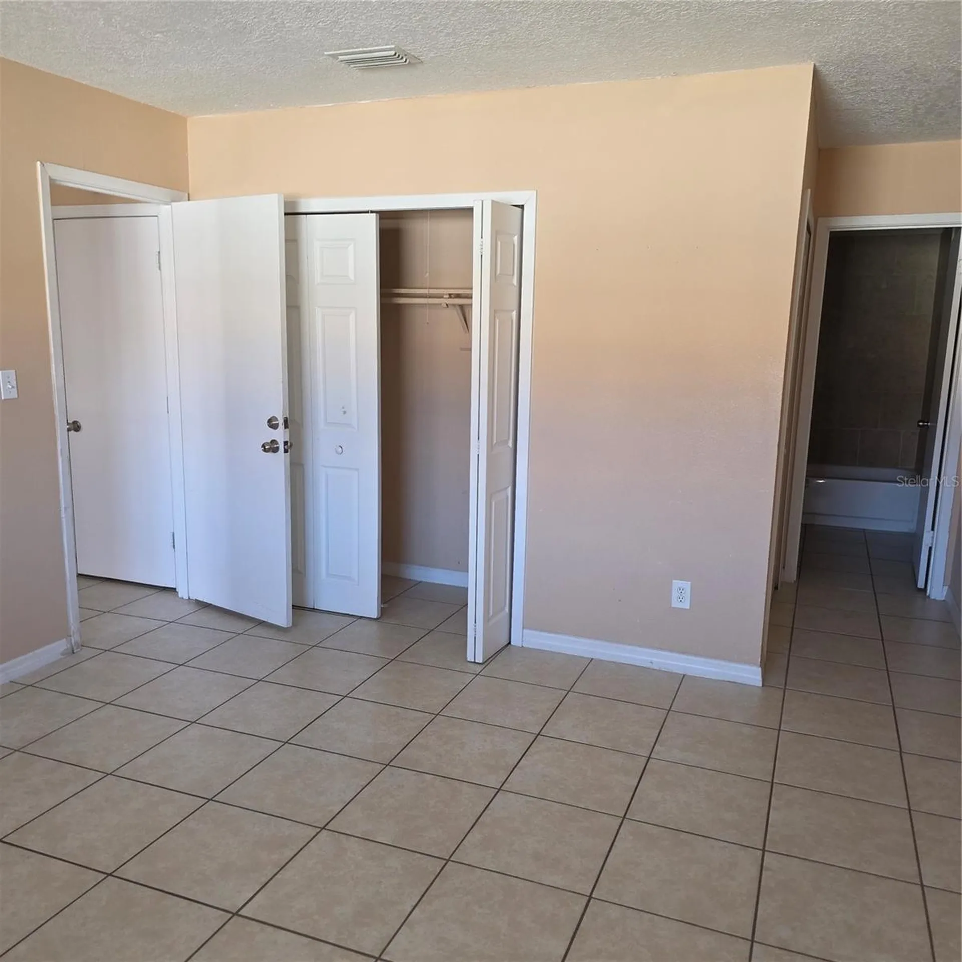 1707 Michigan Avenue Kissimmee FL 34744