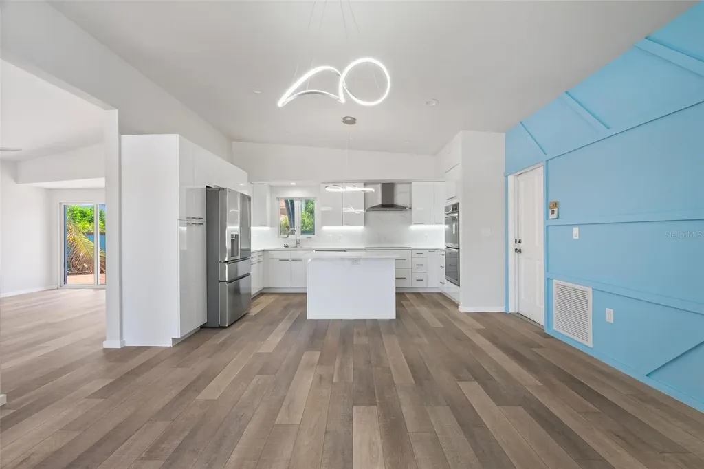 528 Key Royale Drive Holmes Beach FL 34217