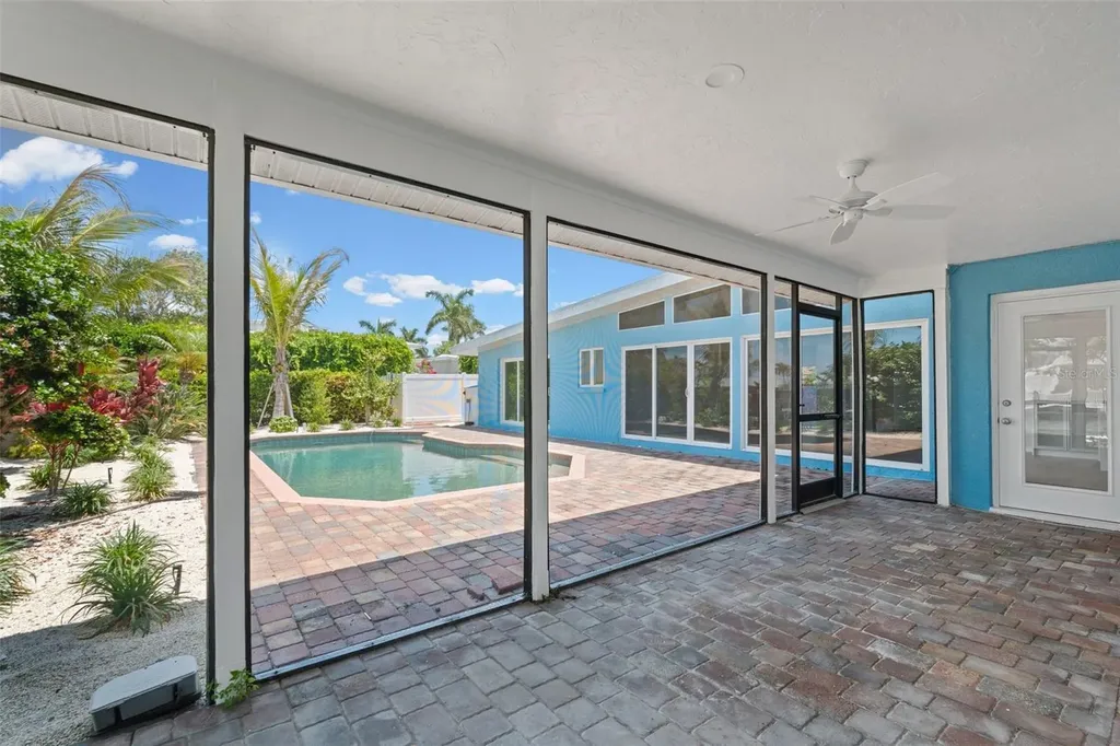 528 Key Royale Drive Holmes Beach FL 34217