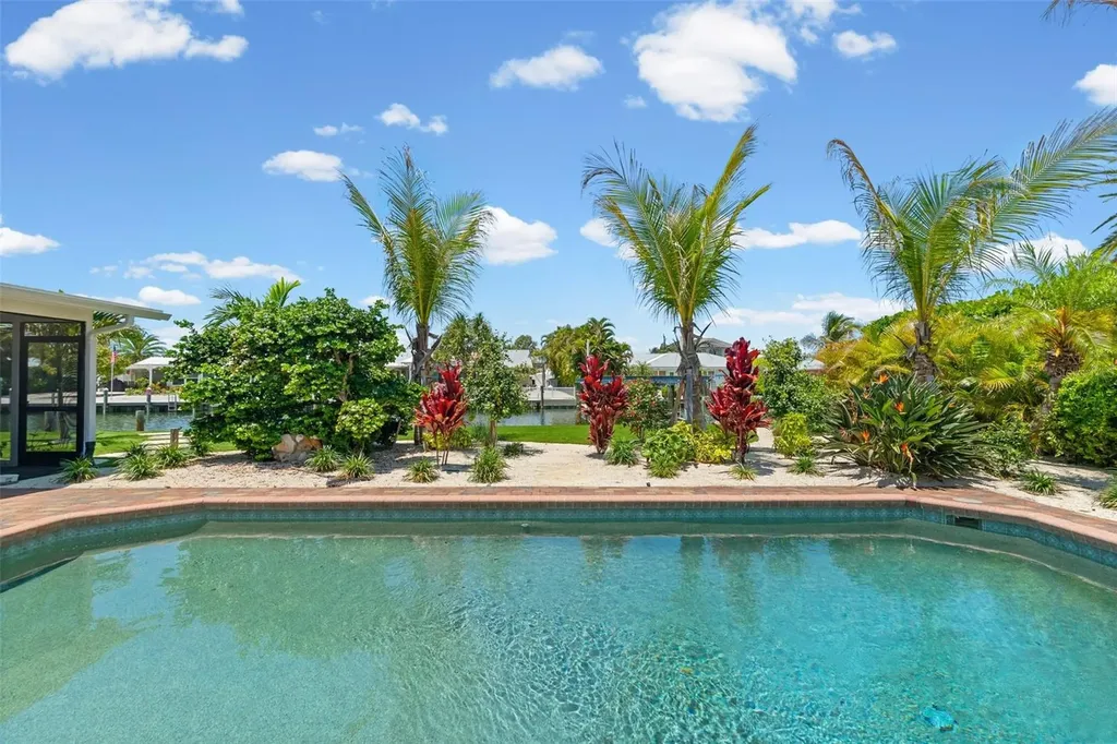 528 Key Royale Drive Holmes Beach FL 34217