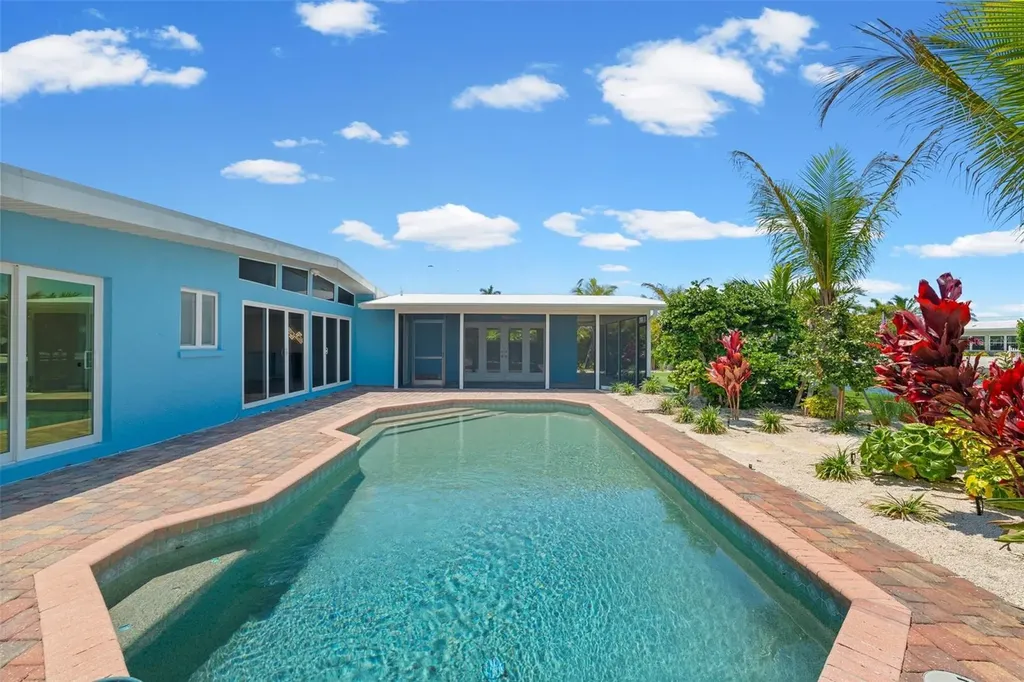 528 Key Royale Drive Holmes Beach FL 34217