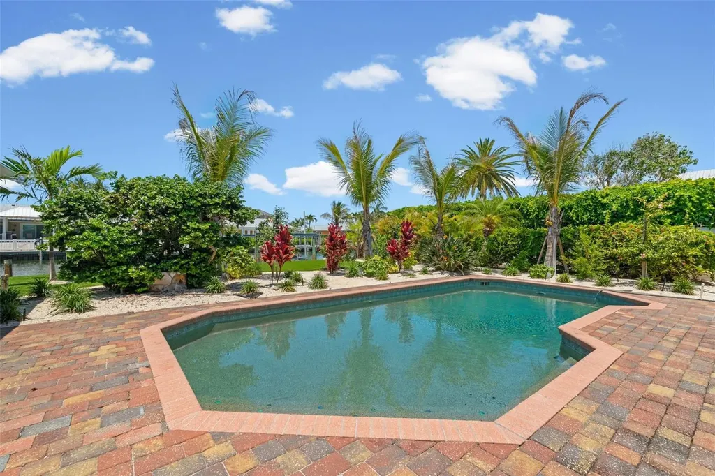 528 Key Royale Drive Holmes Beach FL 34217