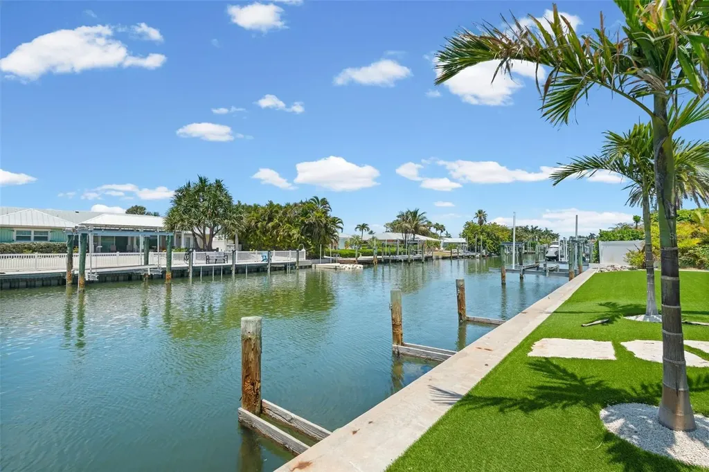 528 Key Royale Drive Holmes Beach FL 34217