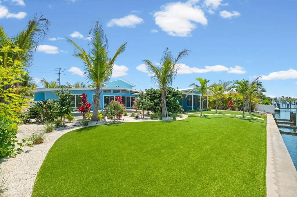 528 Key Royale Drive Holmes Beach FL 34217
