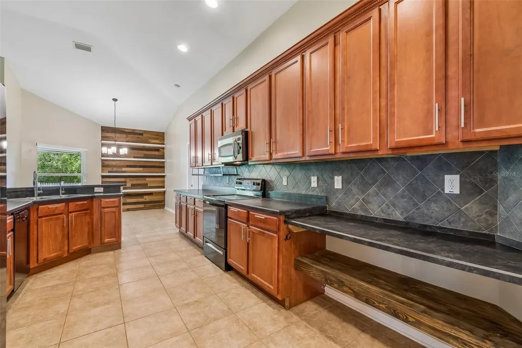 6736 Pine Springs Drive Wesley Chapel FL 33545