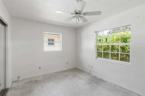 5013 Oxford Avenue N St Petersburg FL 33710