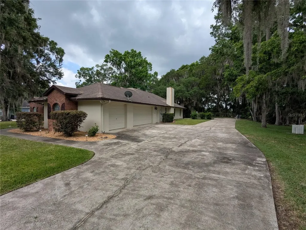 8930 SE 17th Court Ocala FL 34480