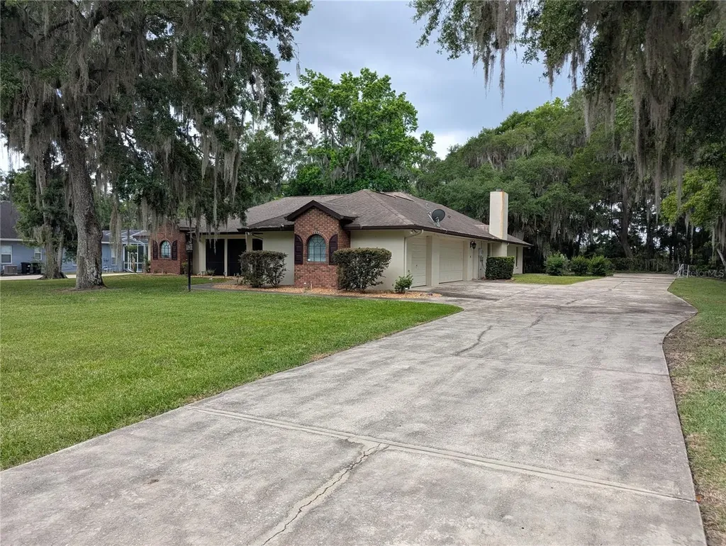 8930 SE 17th Court Ocala FL 34480
