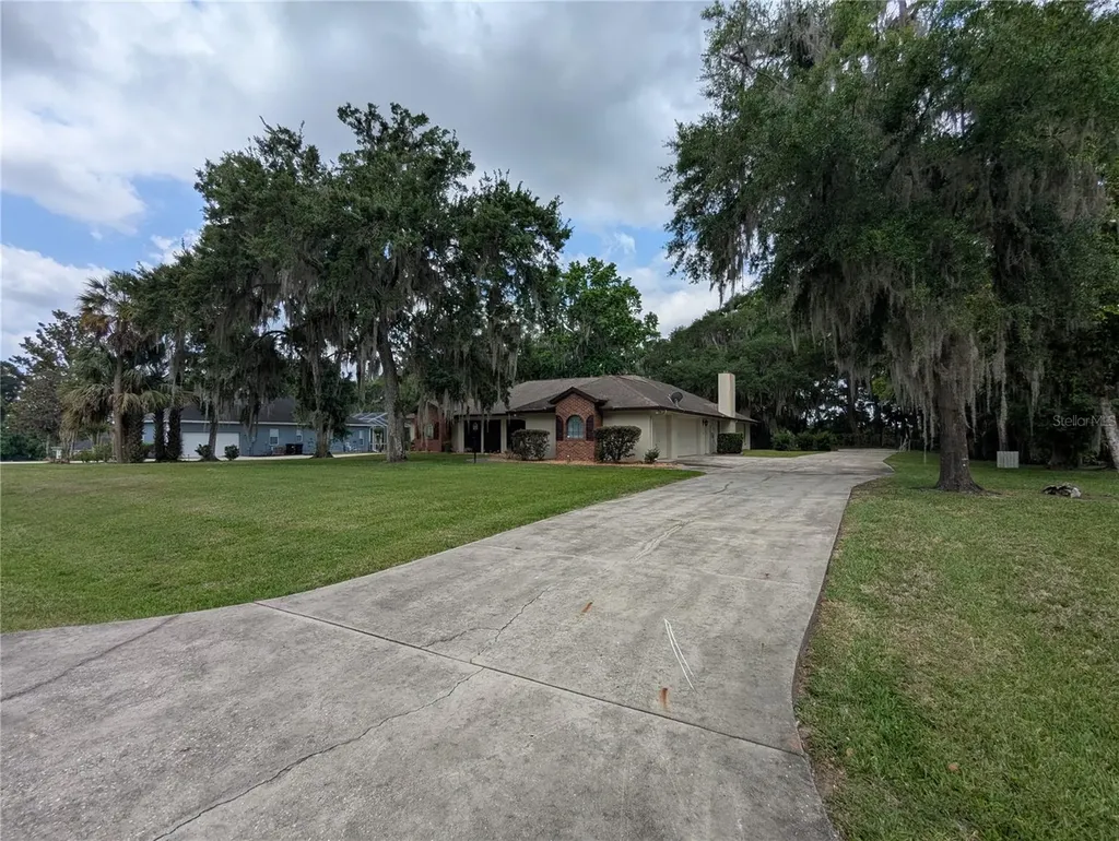 8930 SE 17th Court Ocala FL 34480