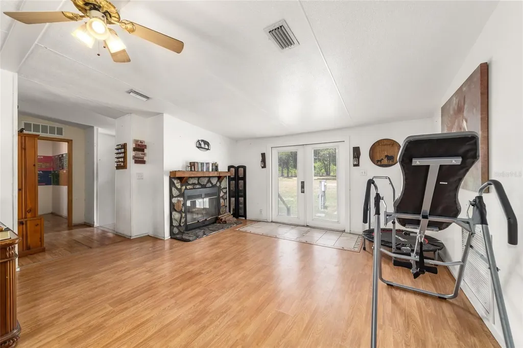 19551 SE 42nd Place Morriston FL 32668