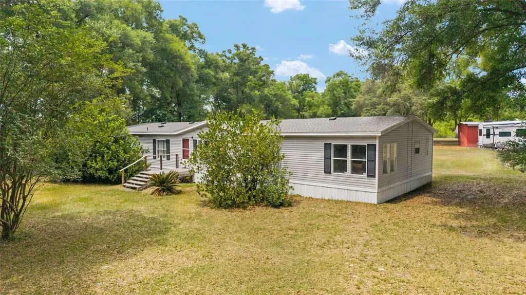 19551 SE 42nd Place Morriston FL 32668