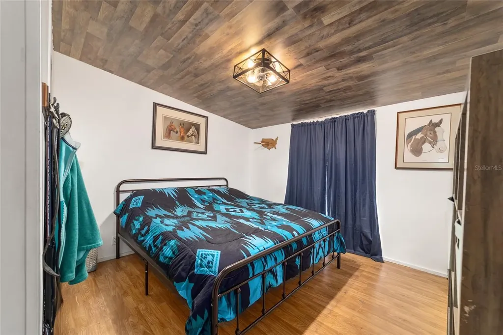 19551 SE 42nd Place Morriston FL 32668