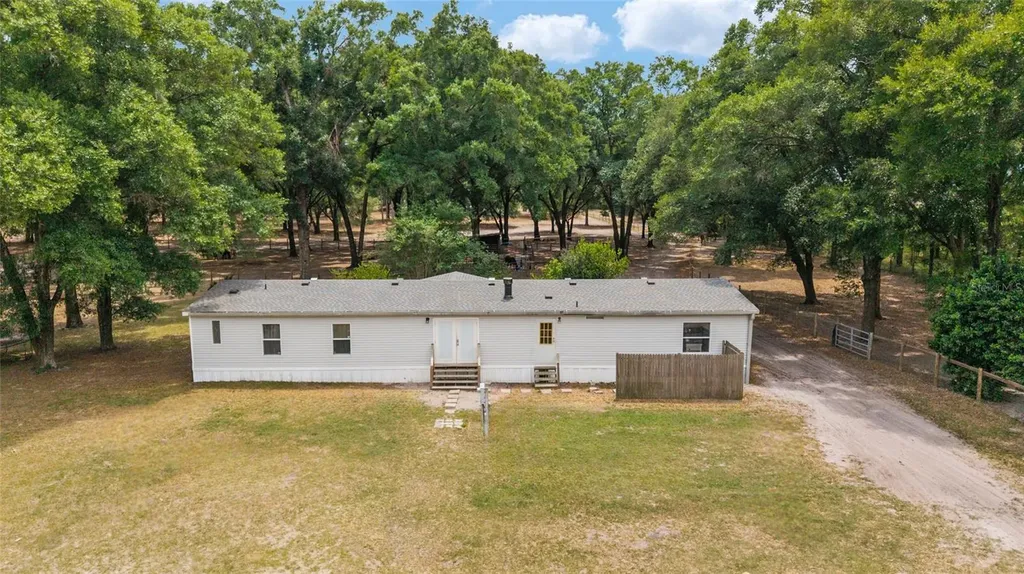 19551 SE 42nd Place Morriston FL 32668
