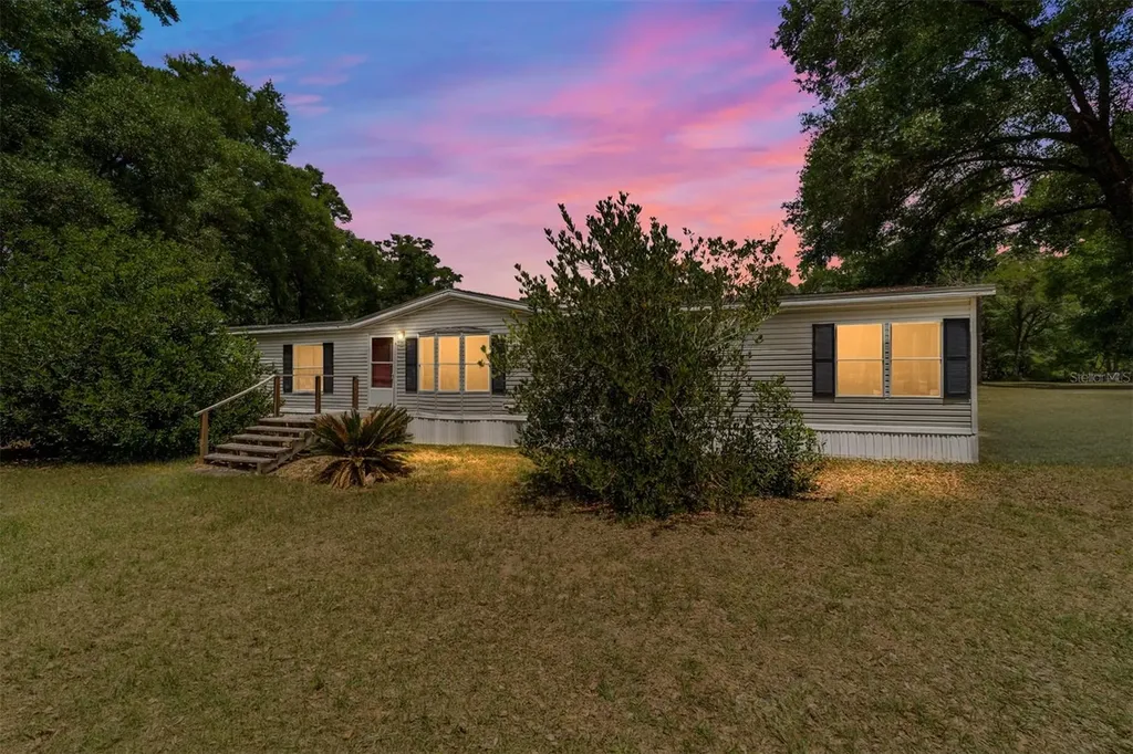 19551 SE 42nd Place Morriston FL 32668