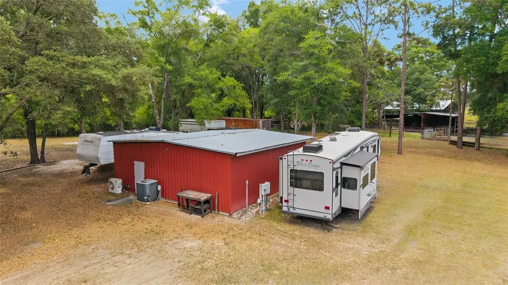 19551 SE 42nd Place Morriston FL 32668