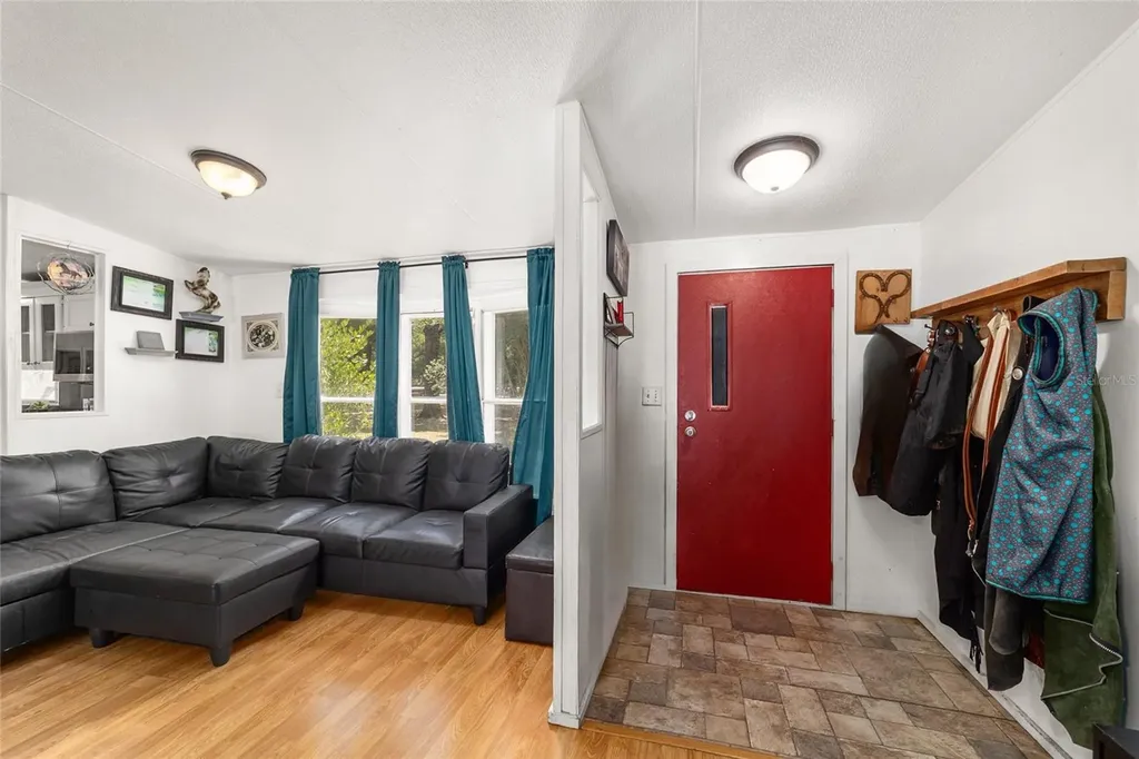 19551 SE 42nd Place Morriston FL 32668