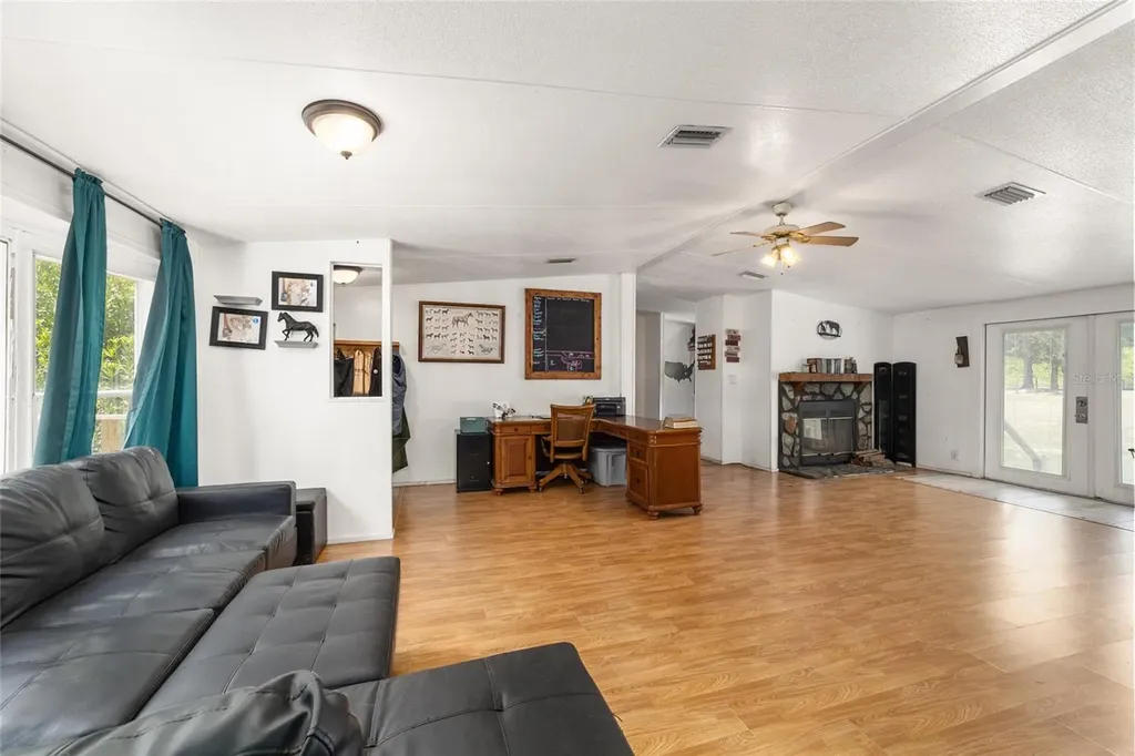 19551 SE 42nd Place Morriston FL 32668