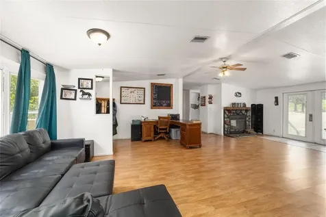 19551 SE 42nd Place Morriston FL 32668