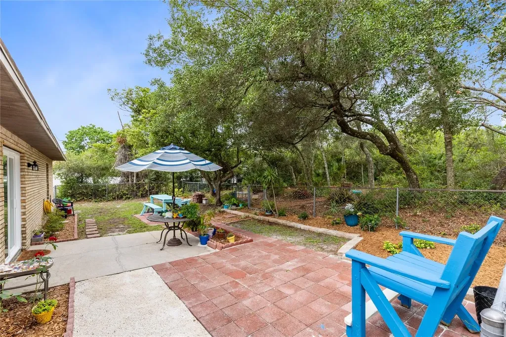 1098 Lamplighter Avenue Deltona FL 32725