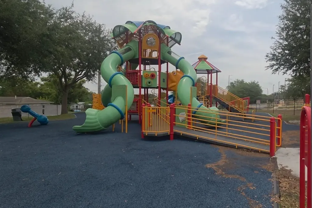 1098 Lamplighter Avenue Deltona FL 32725