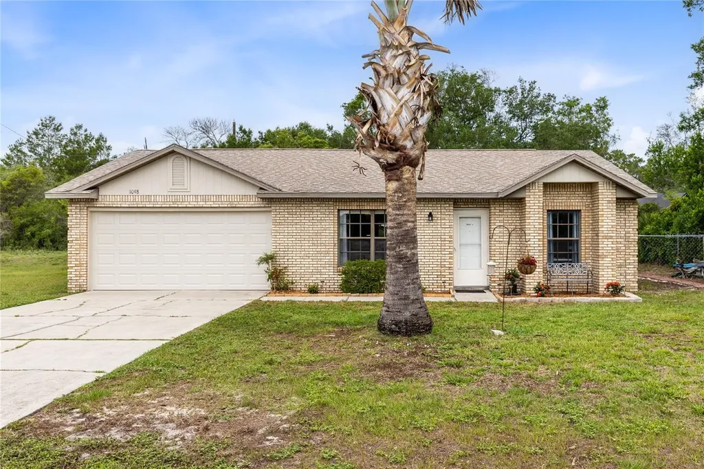 1098 Lamplighter Avenue Deltona FL 32725