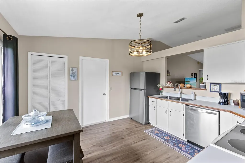 1098 Lamplighter Avenue Deltona FL 32725