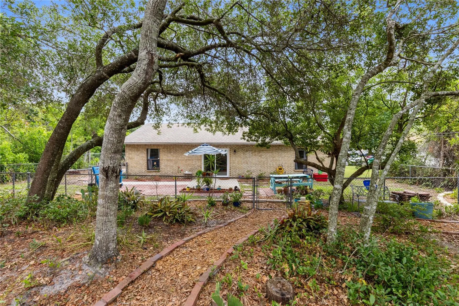 1098 Lamplighter Avenue Deltona FL 32725
