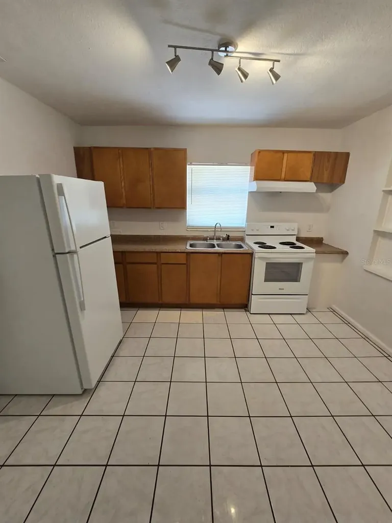 1734 39th Street S St Petersburg FL 33711