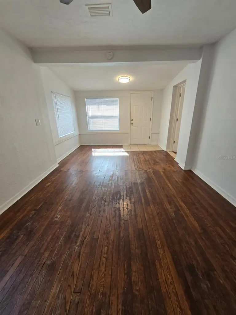 1734 39th Street S St Petersburg FL 33711