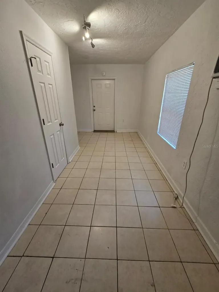 1734 39th Street S St Petersburg FL 33711