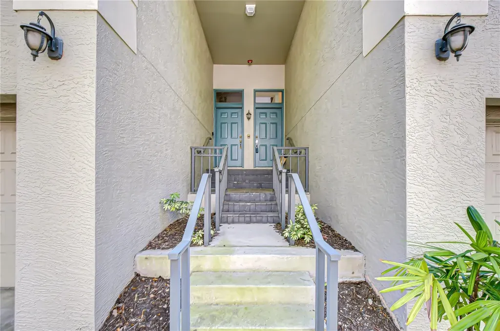 609 Tropical Breeze Way Tampa FL 33602