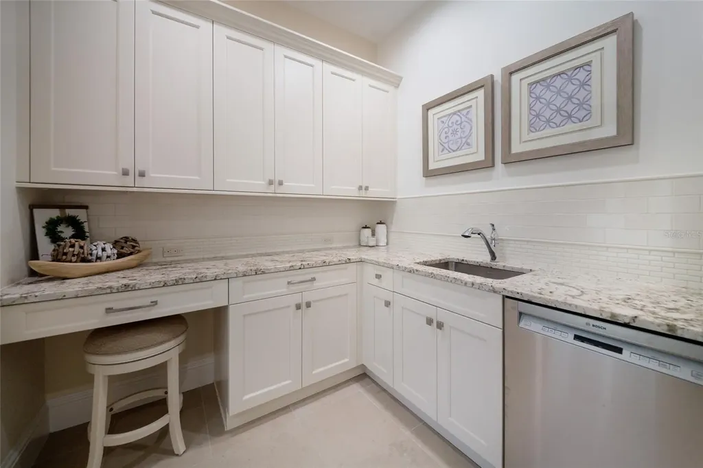 19433 Newlane Place Bradenton FL 34202