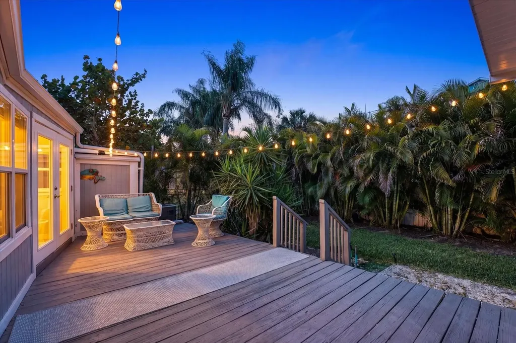 15656 1st Street E Redington Beach FL 33708