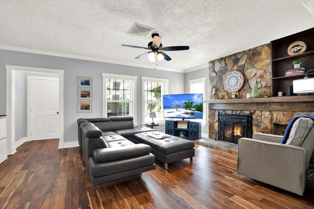 15656 1st Street E Redington Beach FL 33708