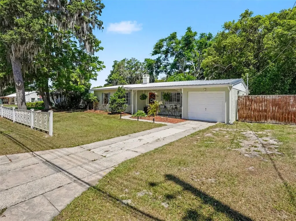 315 W 11th Avenue Mount Dora FL 32757