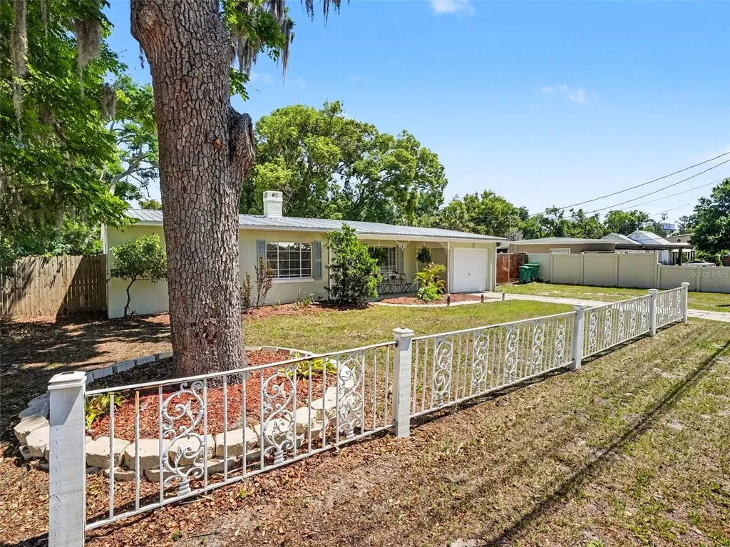 315 W 11th Avenue Mount Dora FL 32757