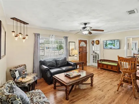 315 W 11th Avenue Mount Dora FL 32757
