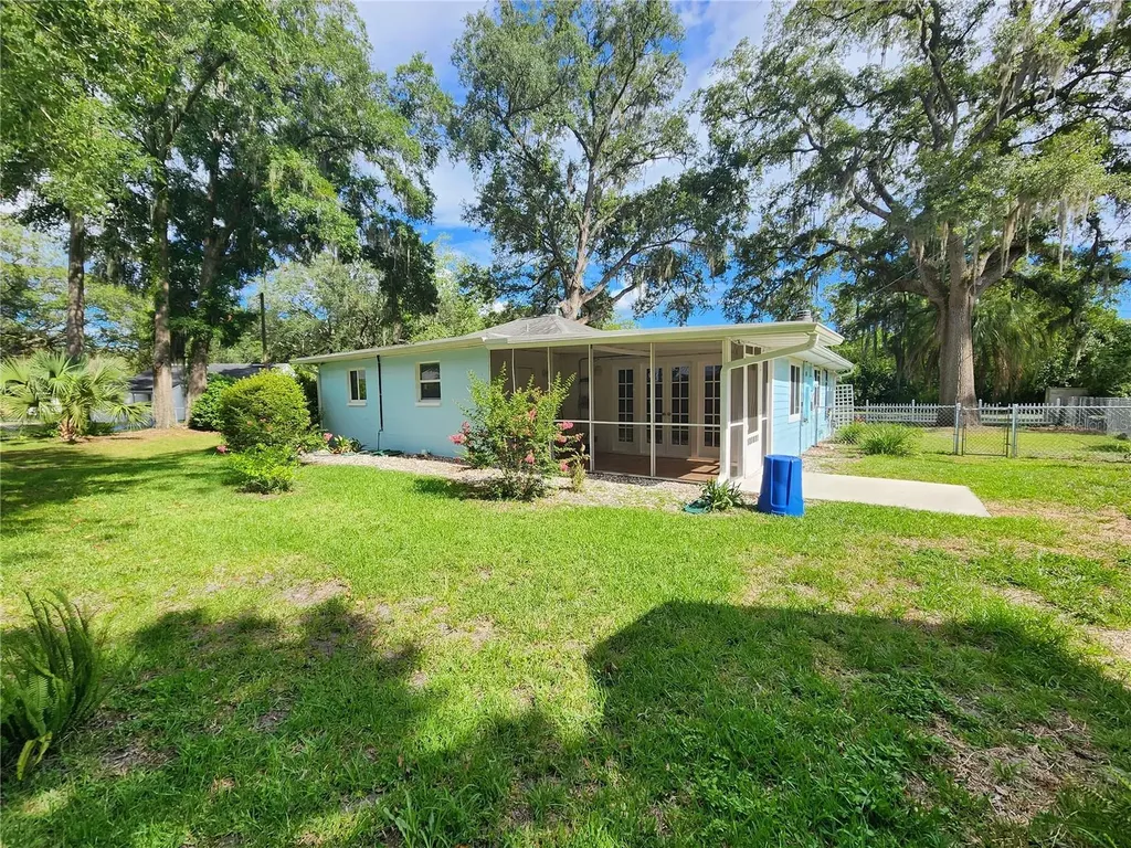 1014 NE 10th Place Gainesville FL 32601