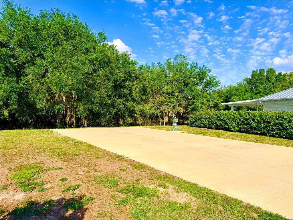 4933 SE 92nd Boulevard Webster FL 33597