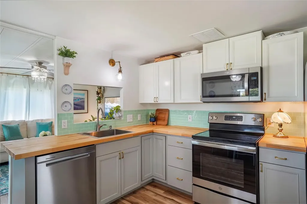 512 Imperial Drive North Port FL 34287