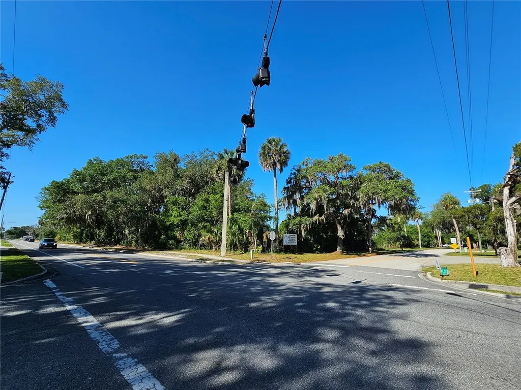 123 W 2nd Avenue Pierson FL 32180