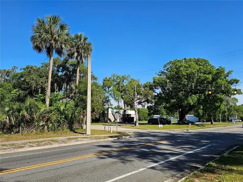 123 W 2nd Avenue Pierson FL 32180