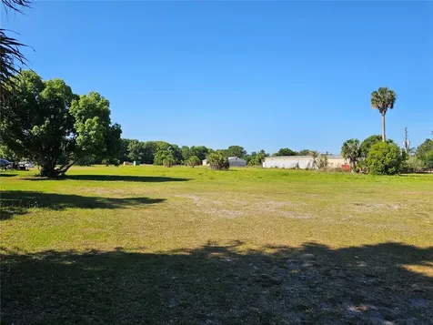 123 W 2nd Avenue Pierson FL 32180