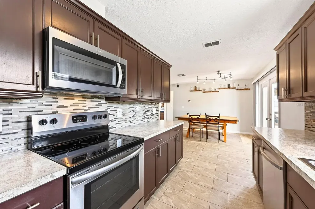 337 Windridge Place Tavares FL 32778