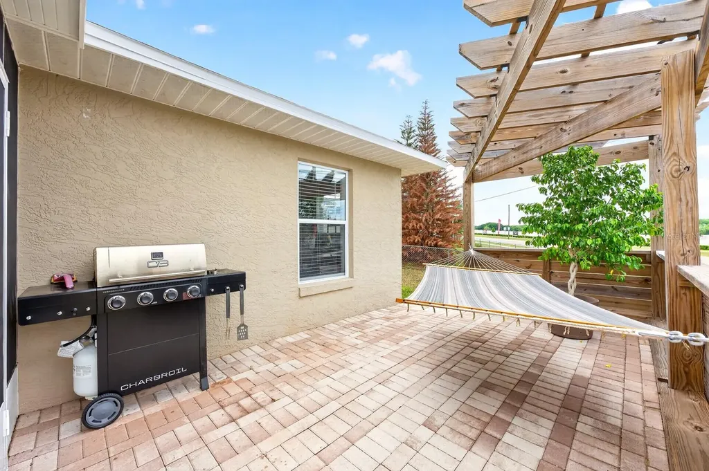 337 Windridge Place Tavares FL 32778