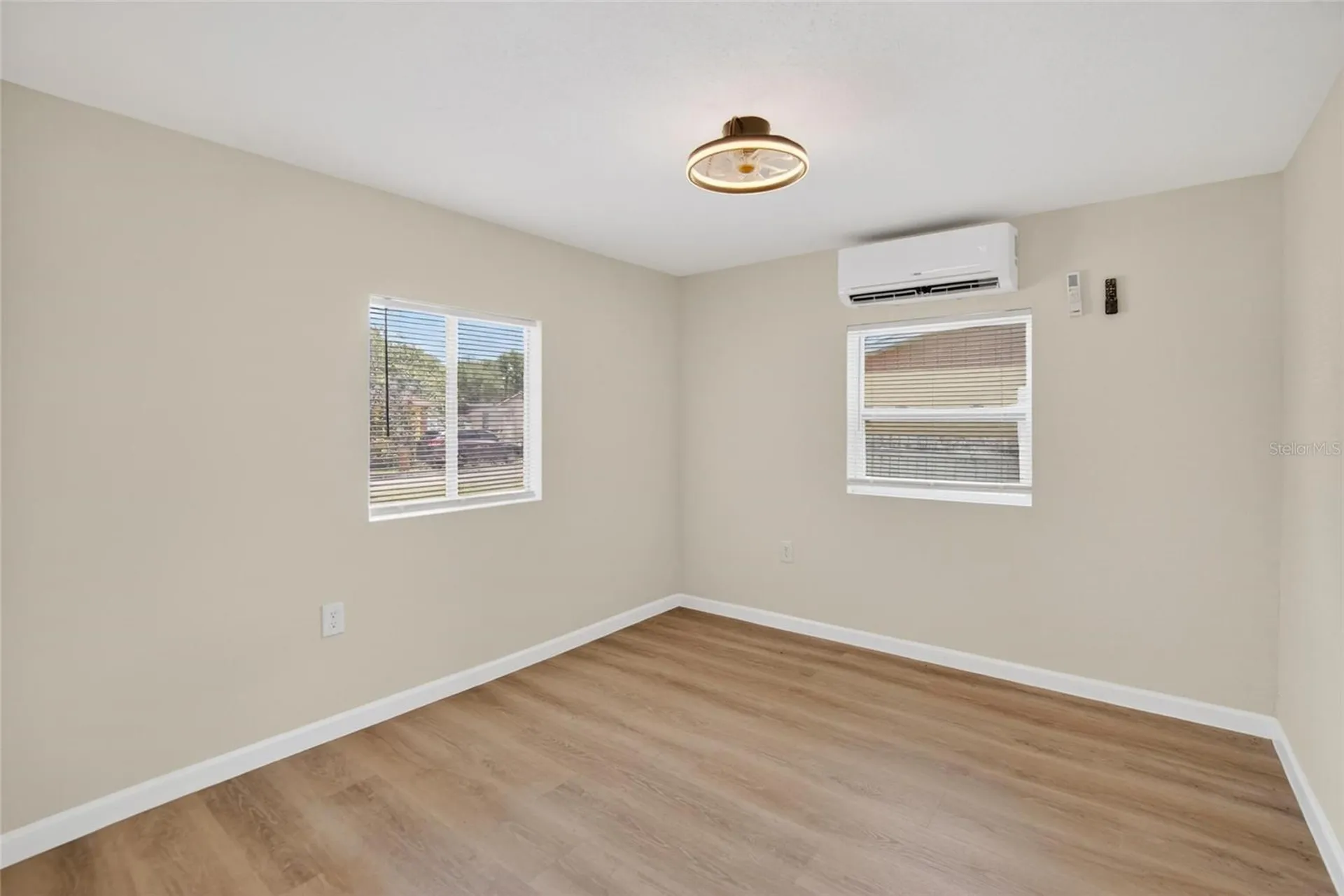 8738 N Tangerine Place Tampa FL 33617
